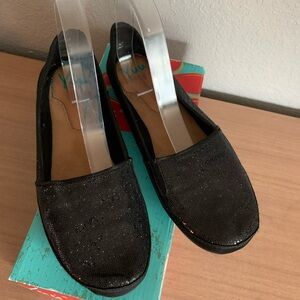 Yuu Sparkling Women's Black Glitter Loafers size 9 New in box